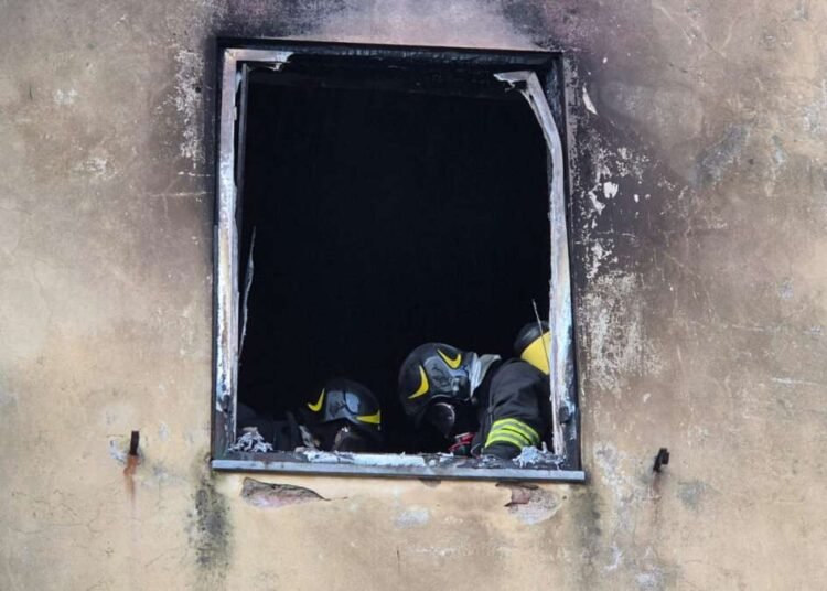 Incendio in Corea: grave un 65enne