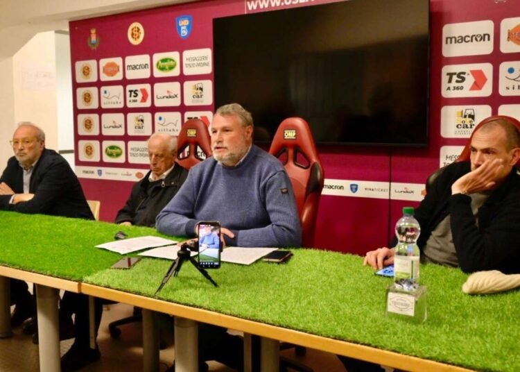 Livorno a Seravezza in anticipo e senza tifosi. Esciua: “Disfatta del sistema calcio: è una farsa”