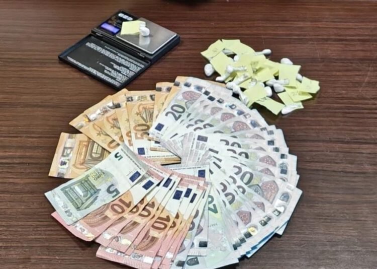 spaccio in piazza attias