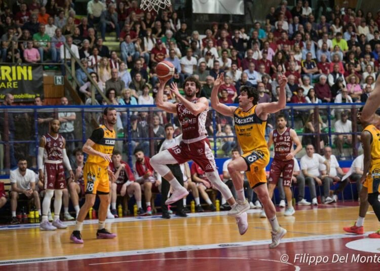 Pazza Libertas: da -21 alla vittoria al supplementare. Con Vigevano è 2-0