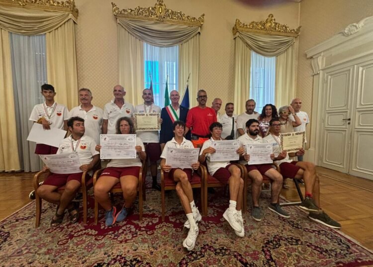 atleti livornesi campioni d'Italia di pararowing